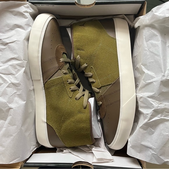 Jordan Series Mid Men’s Pilgrim Light Olive -White - Sail Size 8 - Picture 3 of 3